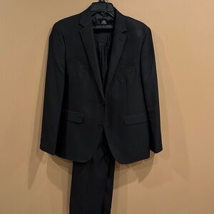 Apt. 9 Men’s/Teen Classic Black Suit